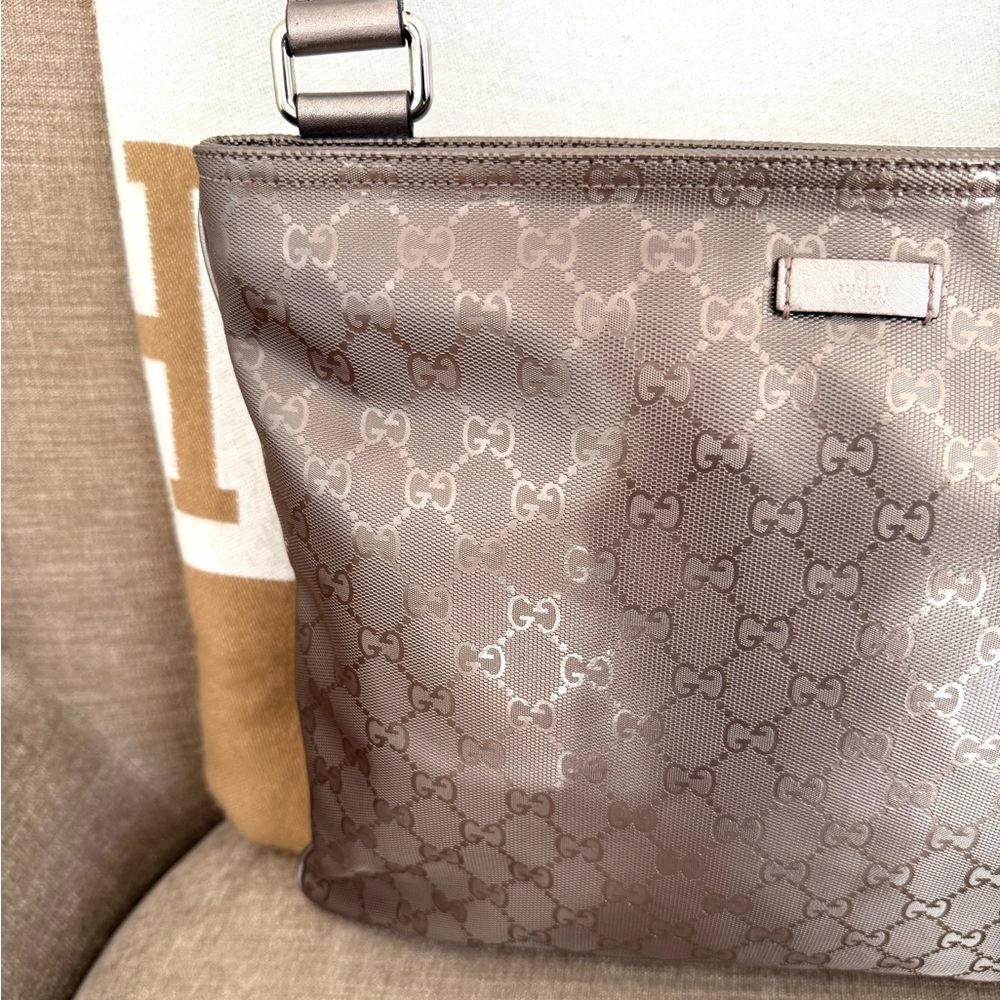 Gucci authentic crossbody bag metallic rose color monogram coated canvas medium - Picture 6 of 16